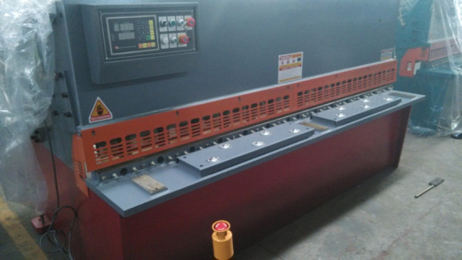 Гильотинные ножницы Quasar QC12Y-4х2500  Уфа